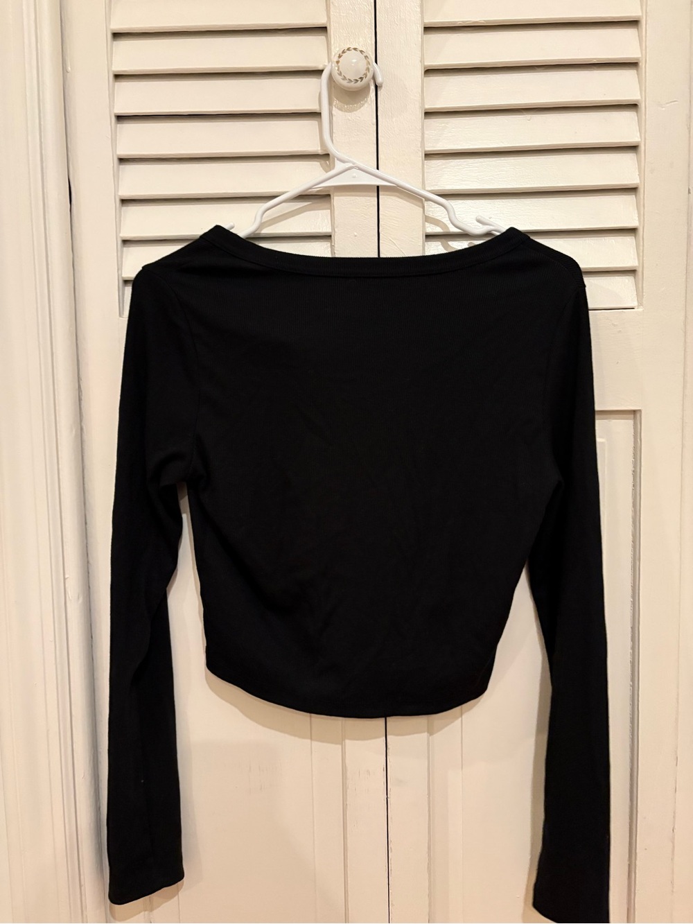 True Religion Women's Black Long-Sleeve Logo Crop Top - Picture 5 of 5
